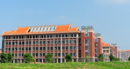 北部灣大學在哪里？北部灣大學濱海校區(qū)地址是多少？郵編是多少？