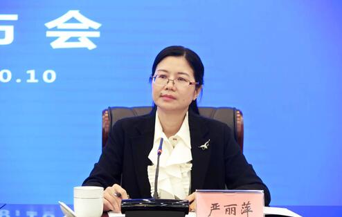 嚴(yán)麗萍簡(jiǎn)歷：廣西自治區(qū)檢察院副檢察長(zhǎng)嚴(yán)麗萍，曾任南寧市委常委、統(tǒng)戰(zhàn)部部長(zhǎng)