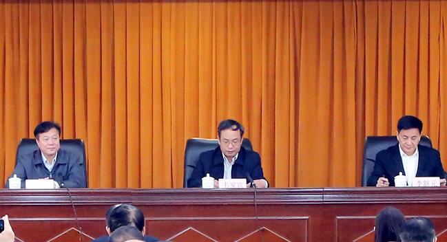 李新元簡歷：李新元被查，曾任廣西農(nóng)業(yè)農(nóng)村廳黨組書記、貴港市委書記，劉俊任廣西人大外事華僑委主任委員（李新元|劉俊簡歷）