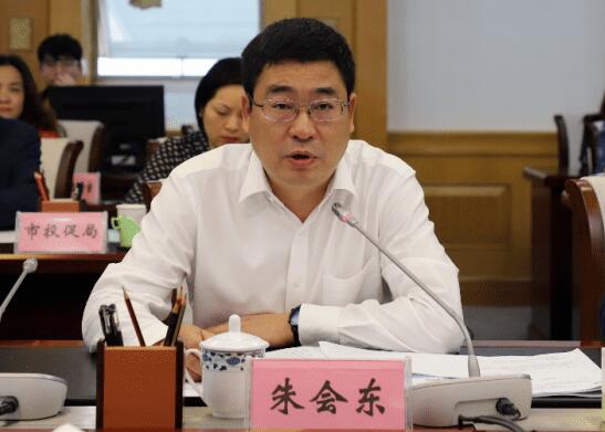 朱會(huì)東簡(jiǎn)歷：貴港市委書記朱會(huì)東，曾任南寧市委常委、常務(wù)副市長(zhǎng)，北海市副市長(zhǎng)、宣傳部部長(zhǎng)