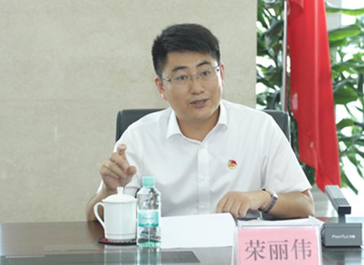 榮麗偉簡歷：共青團(tuán)廣西區(qū)委副書記榮麗偉，曾任廣西柳工集團(tuán)黨委宣傳部部長