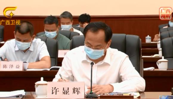 許顯輝簡歷：廣西自治區(qū)政府副主席許顯輝，曾任湖南省副省長、公安廳廳長