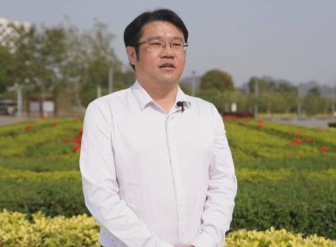 馮江華簡歷：崇左市農(nóng)業(yè)農(nóng)村局局長馮江華接受審查調(diào)查，曾任崇左市鄉(xiāng)村振興局局長，江州區(qū)委副書記、區(qū)委常委、常務副區(qū)長
